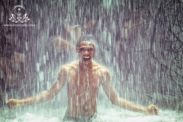 Doa Pengasihan Lewat Mandi! Lakukan Sebelum Mendekati Wanita itu